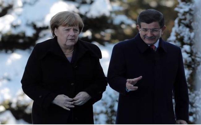Turkey, Germany Agree on  Initiative to End Russia-Backed  Attacks on Syria’s Aleppo 